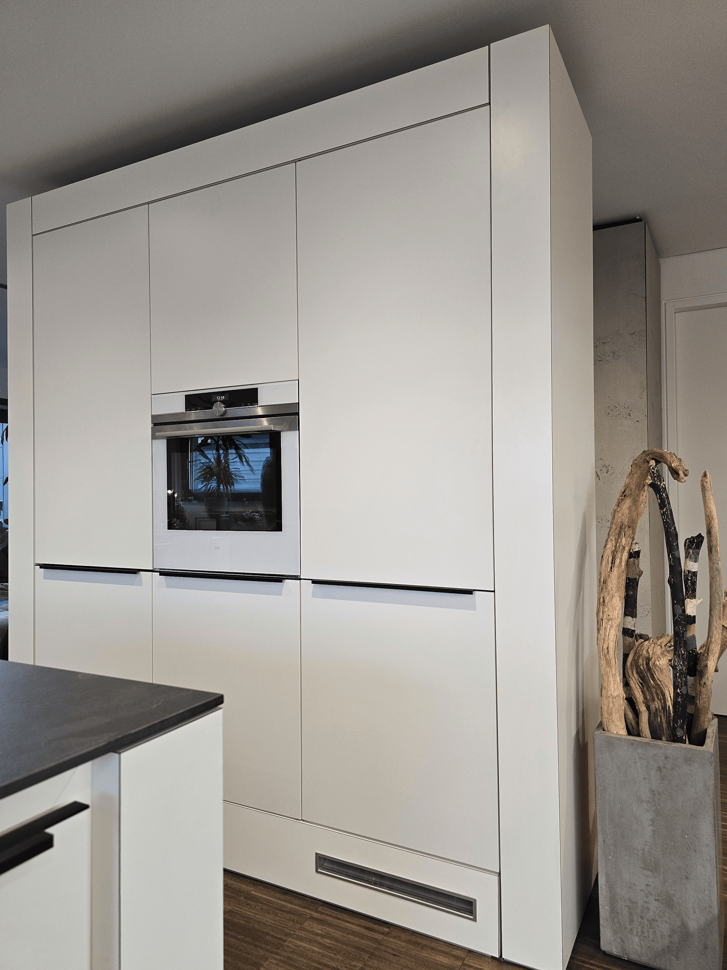 Helle, moderne Kueche nach Frontentausch – funktional und stilvoll erneuert