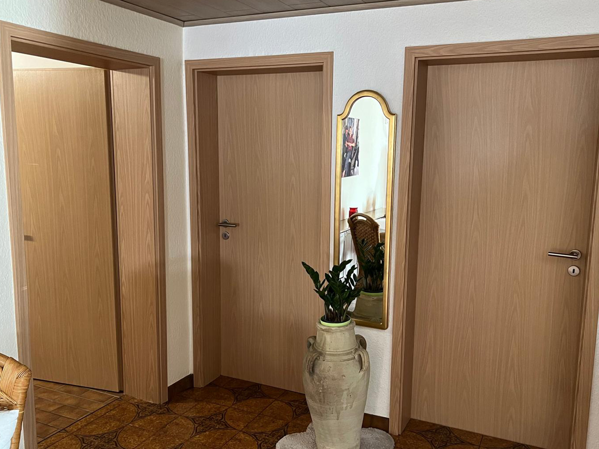 wohnungstüren renoviert mit portas system in eiche dekor - nachher